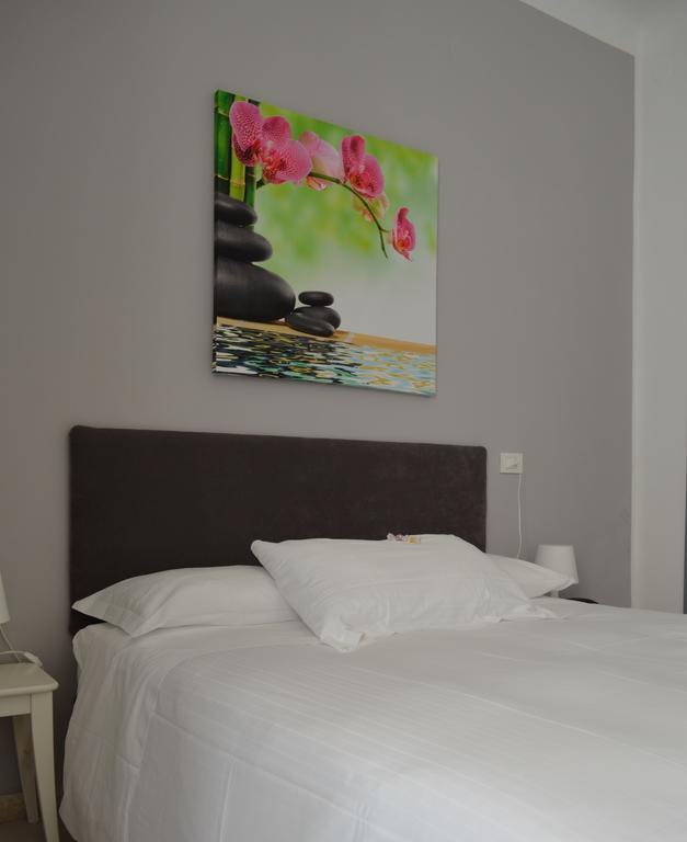 Hotel Spot Варацце Номер фото