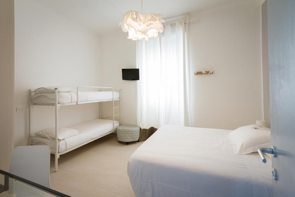 Hotel Spot Варацце Екстер'єр фото
