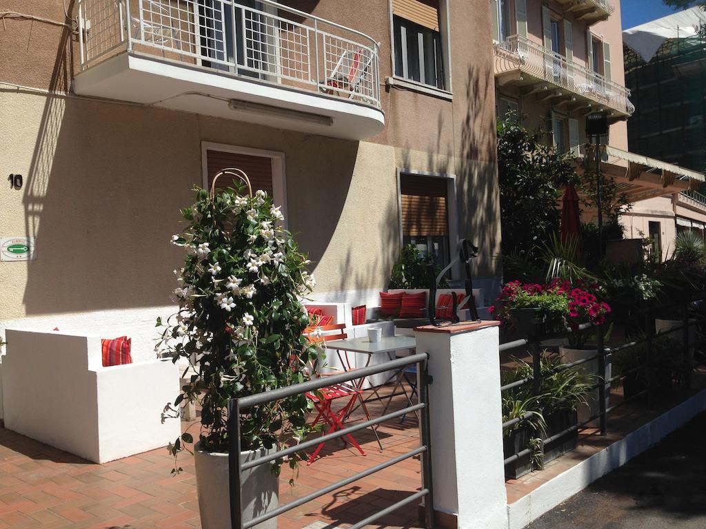 Hotel Spot Варацце Екстер'єр фото