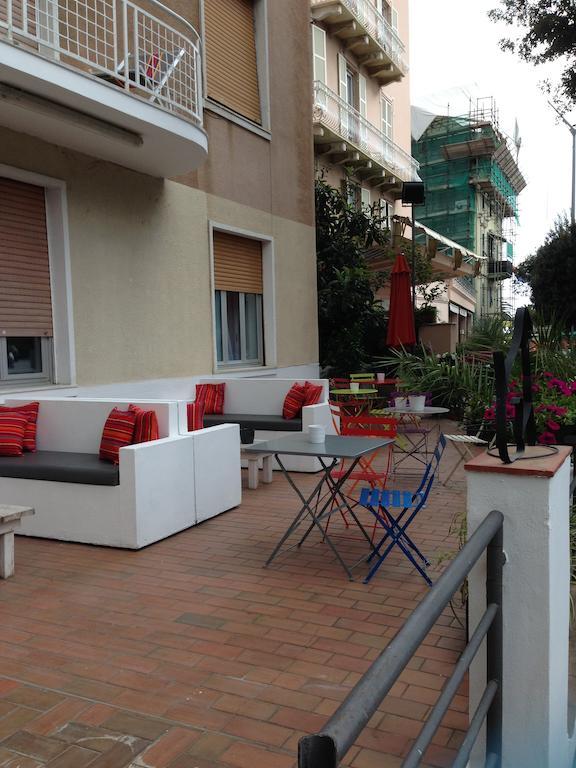 Hotel Spot Варацце Екстер'єр фото
