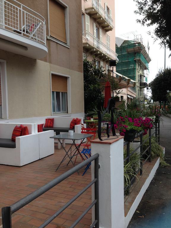 Hotel Spot Варацце Екстер'єр фото